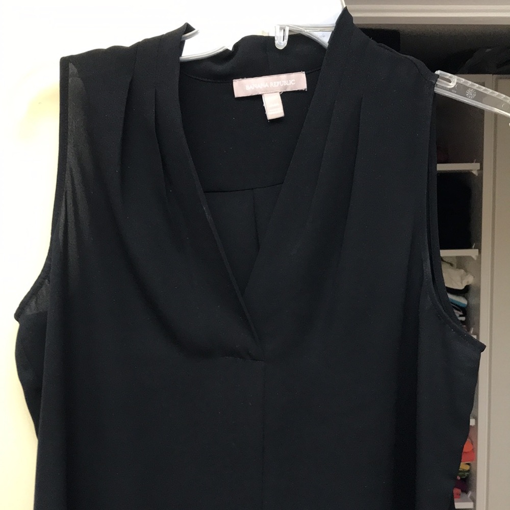 Banana Republic sleeveless top, size M